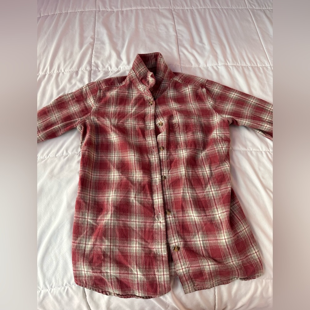 Red button up!! ❤️❤️ this is a small flannel!